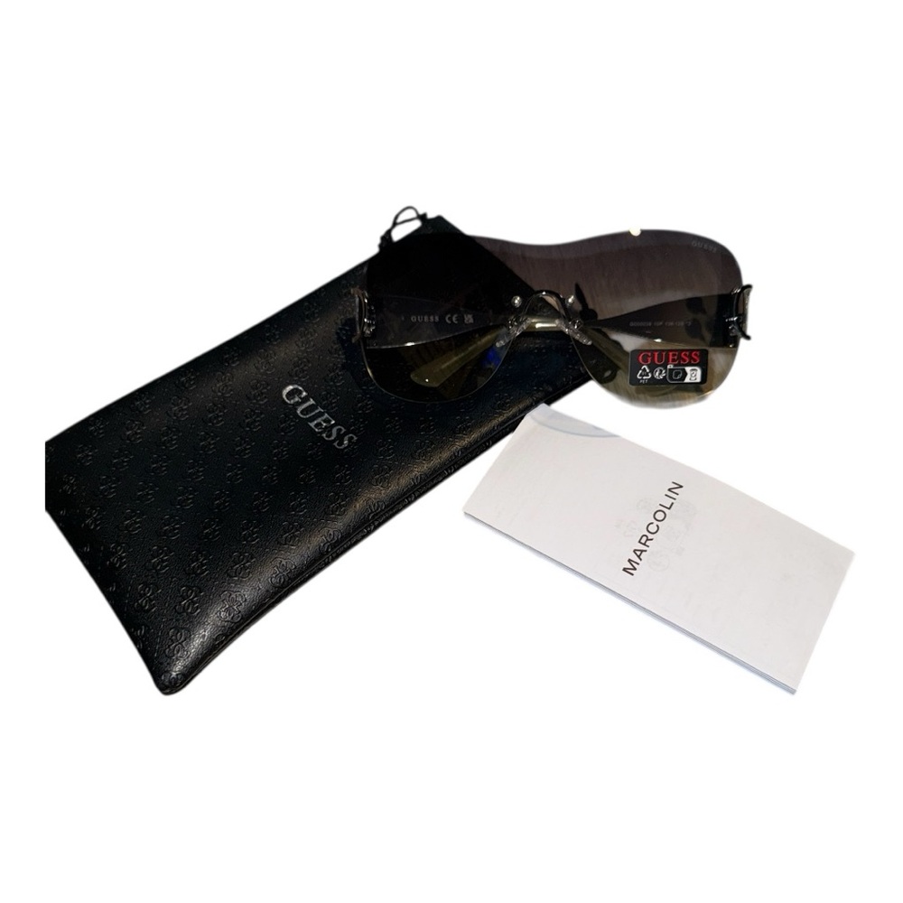 Guess NWT Sunglasses with Case - Picture 3 of 8